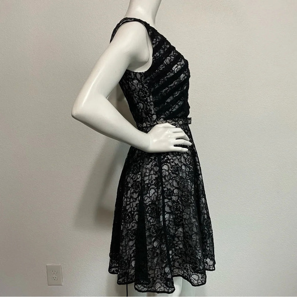 Laundry by Design NEW Fit & Flare Dress One Shoulder Floral Lace Black Size 2 - Picture 4 of 8